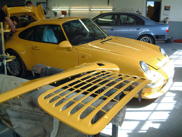 Porsche 993 Upgraded with GT2 Spoilers 